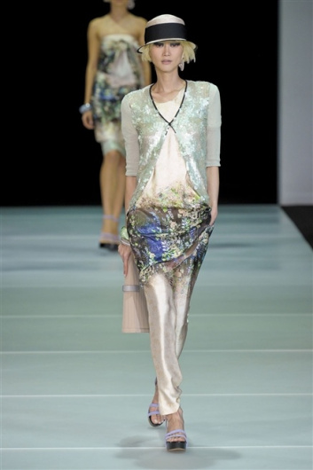 Fotoservizio/SS 2012/WOMEN/EMPORIO ARMANI/39