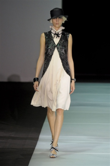 Fotoservizio/SS 2012/WOMEN/EMPORIO ARMANI/41