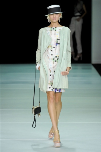 Fotoservizio/SS 2012/WOMEN/EMPORIO ARMANI/36