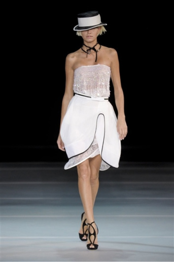 Fotoservizio/SS 2012/WOMEN/EMPORIO ARMANI/50