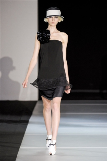 Fotoservizio/SS 2012/WOMEN/EMPORIO ARMANI/53