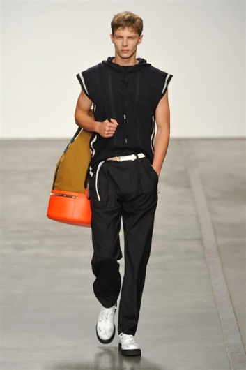 Fotoservizio/SS 2015/MEN/ICEBERG/DP1/17