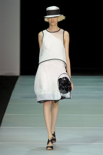 Fotoservizio/SS 2012/WOMEN/EMPORIO ARMANI/46