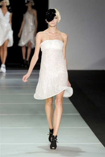 Fotoservizio/SS 2012/WOMEN/EMPORIO ARMANI/57