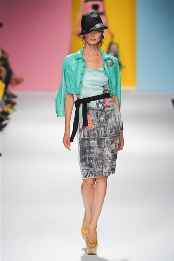 Fotoservizio/SS 2012/WOMEN/FRANKIE MORELLO/5