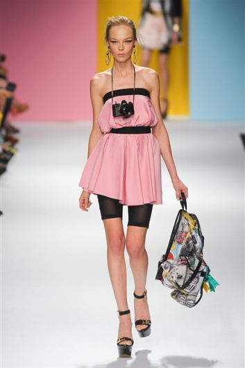 Fotoservizio/SS 2012/WOMEN/FRANKIE MORELLO/6