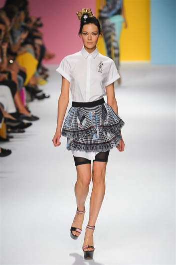 Fotoservizio/SS 2012/WOMEN/FRANKIE MORELLO/1