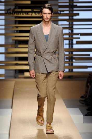 Fotoservizio/SS 2015/MEN/SALVATORE FERRAGAMO/DP1/32