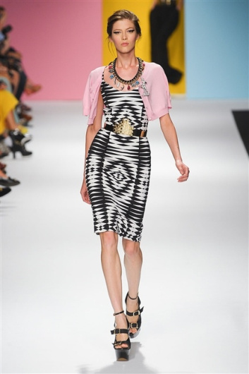 Fotoservizio/SS 2012/WOMEN/FRANKIE MORELLO/11