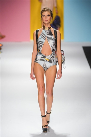 Fotoservizio/SS 2012/WOMEN/FRANKIE MORELLO/14