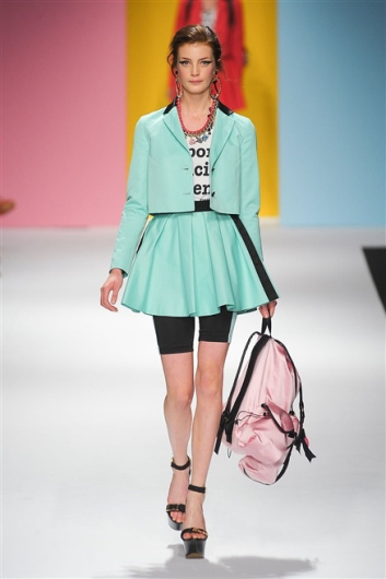 Fotoservizio/SS 2012/WOMEN/FRANKIE MORELLO/27
