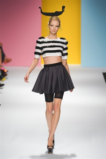 Fotoservizio/SS 2012/WOMEN/FRANKIE MORELLO/22