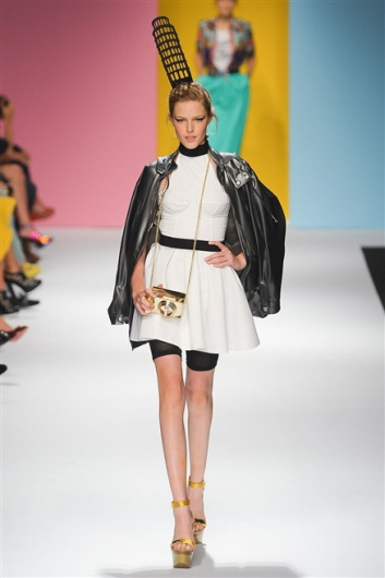Fotoservizio/SS 2012/WOMEN/FRANKIE MORELLO/36