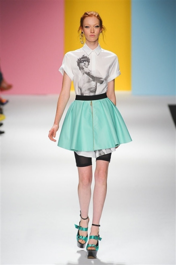 Fotoservizio/SS 2012/WOMEN/FRANKIE MORELLO/38