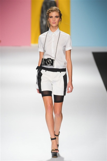 Fotoservizio/SS 2012/WOMEN/FRANKIE MORELLO/33