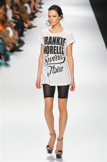Fotoservizio/SS 2012/WOMEN/FRANKIE MORELLO/58