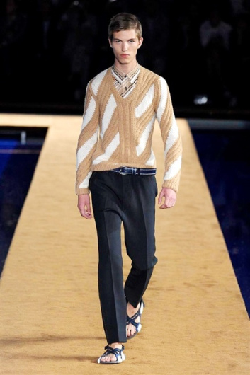 Fotoservizio/SS 2015/MEN/PRADA/DP1/10