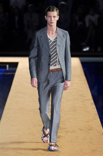 Fotoservizio/SS 2015/MEN/PRADA/DP1/25