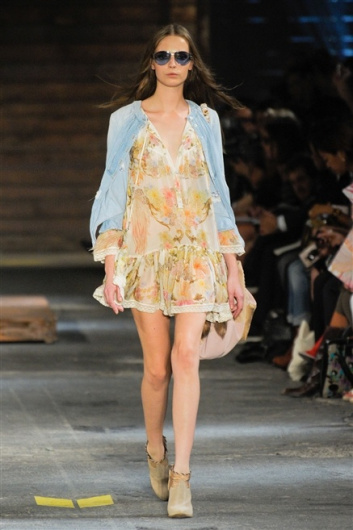 Fotoservizio/SS 2012/WOMEN/JUST CAVALLI/16