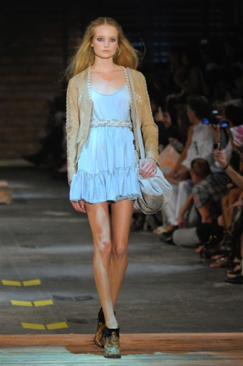 Fotoservizio/SS 2012/WOMEN/JUST CAVALLI/17
