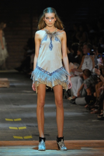 Fotoservizio/SS 2012/WOMEN/JUST CAVALLI/18