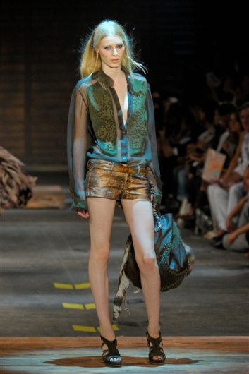 Fotoservizio/SS 2012/WOMEN/JUST CAVALLI/23