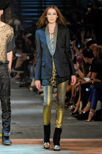 Fotoservizio/SS 2012/WOMEN/JUST CAVALLI/36