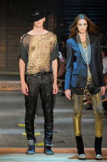 Fotoservizio/SS 2012/WOMEN/JUST CAVALLI/37
