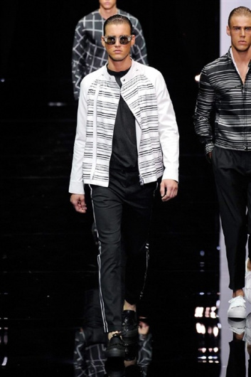Fotoservizio/SS 2015/MEN/EMPORIO ARMANI/DP1/56