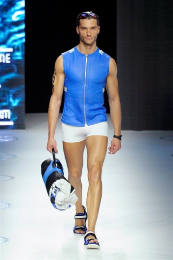Fotoservizio/SS 2015/MEN/DIRK BIKKEMBERGS/DP1/2