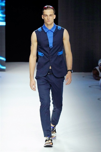 Fotoservizio/SS 2015/MEN/DIRK BIKKEMBERGS/DP1/6