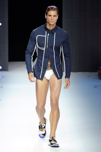 Fotoservizio/SS 2015/MEN/DIRK BIKKEMBERGS/DP1/8
