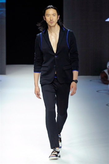 Fotoservizio/SS 2015/MEN/DIRK BIKKEMBERGS/DP1/11