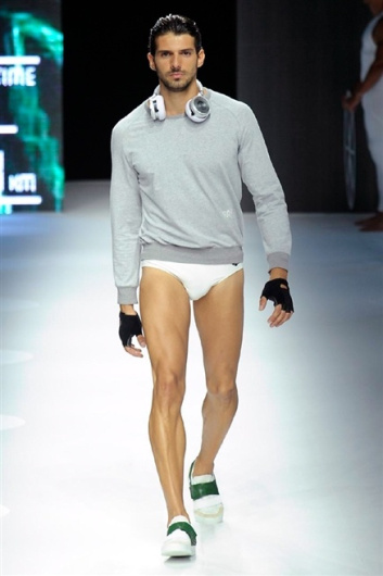 Fotoservizio/SS 2015/MEN/DIRK BIKKEMBERGS/DP1/15