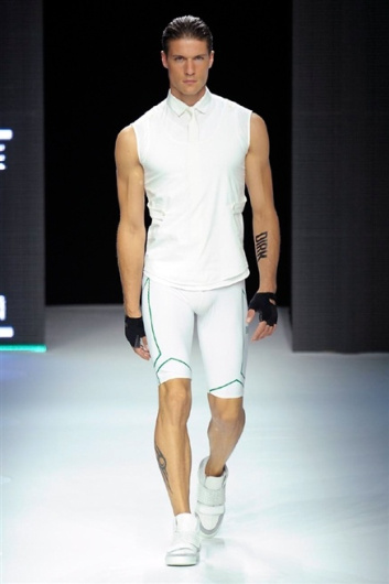 Fotoservizio/SS 2015/MEN/DIRK BIKKEMBERGS/DP1/16