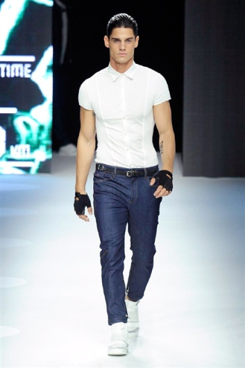 Fotoservizio/SS 2015/MEN/DIRK BIKKEMBERGS/DP1/21