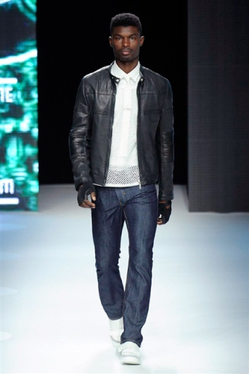 Fotoservizio/SS 2015/MEN/DIRK BIKKEMBERGS/DP1/22