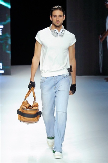 Fotoservizio/SS 2015/MEN/DIRK BIKKEMBERGS/DP1/23
