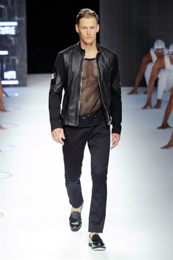 Fotoservizio/SS 2015/MEN/DIRK BIKKEMBERGS/DP1/27