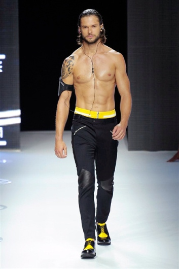 Fotoservizio/SS 2015/MEN/DIRK BIKKEMBERGS/DP1/35