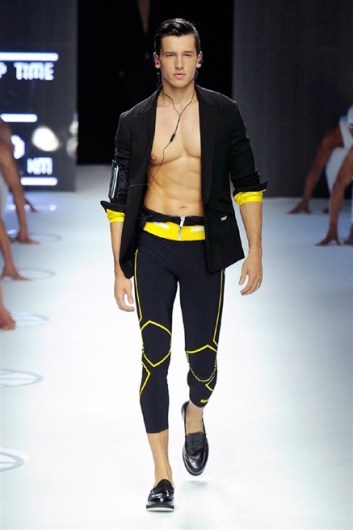 Fotoservizio/SS 2015/MEN/DIRK BIKKEMBERGS/DP1/37