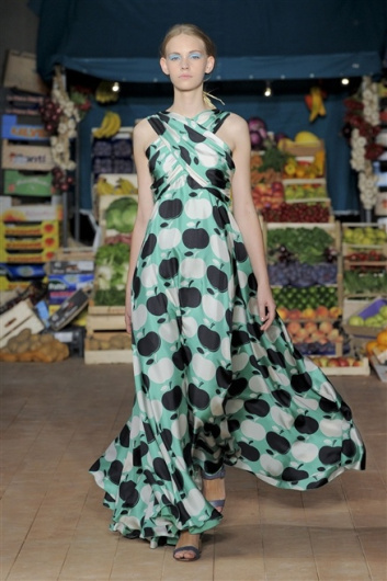 Fotoservizio/SS 2012/WOMEN/MOSCHINO CHEAP AND CHIC/7