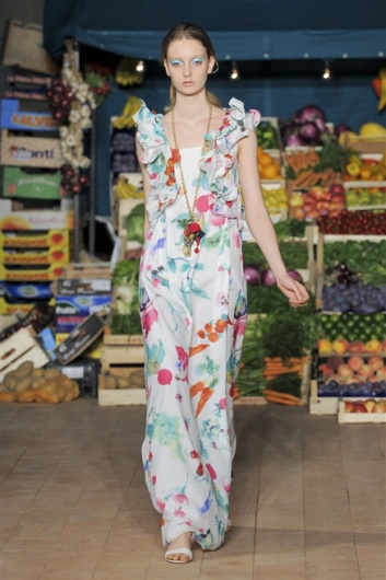 Fotoservizio/SS 2012/WOMEN/MOSCHINO CHEAP AND CHIC/24