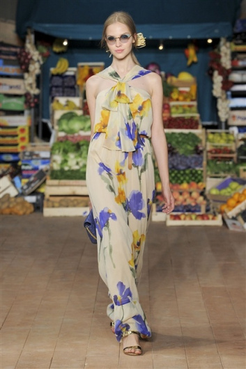 Fotoservizio/SS 2012/WOMEN/MOSCHINO CHEAP AND CHIC/16