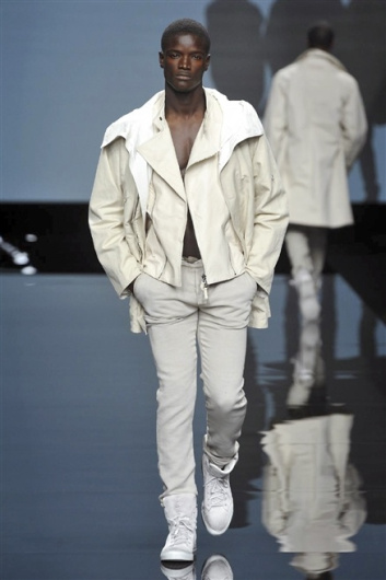 Fotoservizio/SS 2015/MEN/ERMANNO SCERVINO/DP1/4