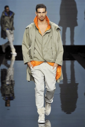 Fotoservizio/SS 2015/MEN/ERMANNO SCERVINO/DP1/11