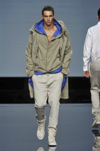 Fotoservizio/SS 2015/MEN/ERMANNO SCERVINO/DP1/12