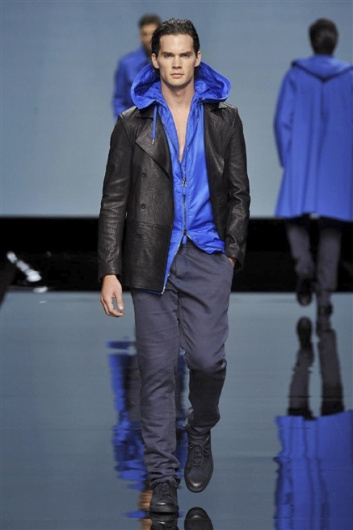 Fotoservizio/SS 2015/MEN/ERMANNO SCERVINO/DP1/32