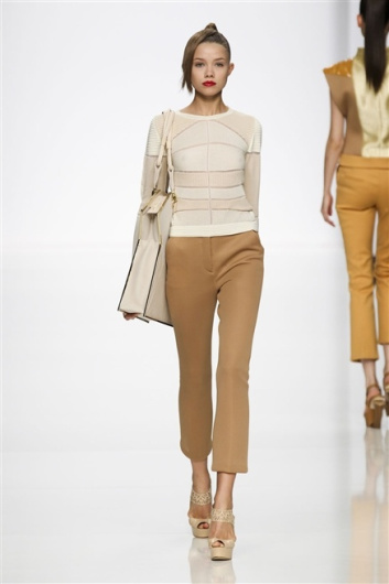 Fotoservizio/SS 2012/WOMEN/BYBLOS/10