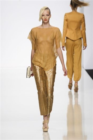 Fotoservizio/SS 2012/WOMEN/BYBLOS/7